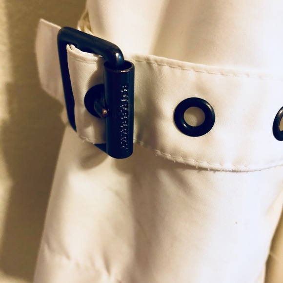 White Burberry “Tess” Trench sz 4